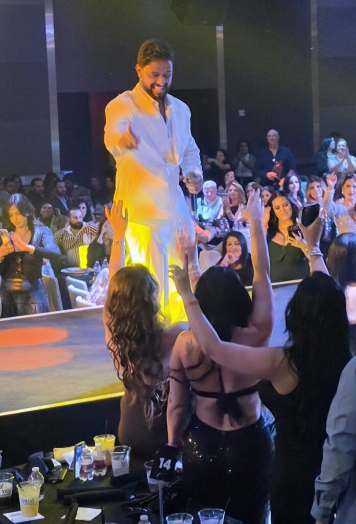 حضور جماهيري كبير في حفل كريم نور بسان دييغو نظمته Glory Nights Screenshot_20261026_000317_Gallery